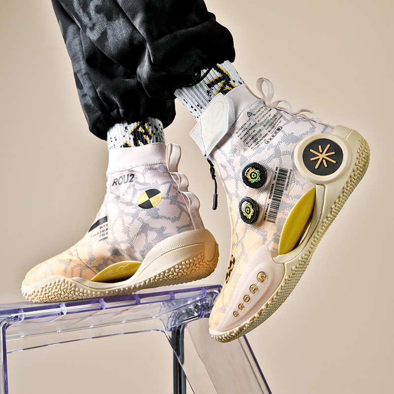 High-Top Basketball Shoes for Men, Spring and Summer Professional Practical Sports Shoes, Cushioning, Velcro Fasteners, Twist Buttons, No-Lace Student Sneakers High-Top Basketball Shoes for Men, Spring and Summer Professional Practical Sports Shoes, Cushioning, Velcro Fasteners, Twist Buttons, No-Lace Student Sneakers
