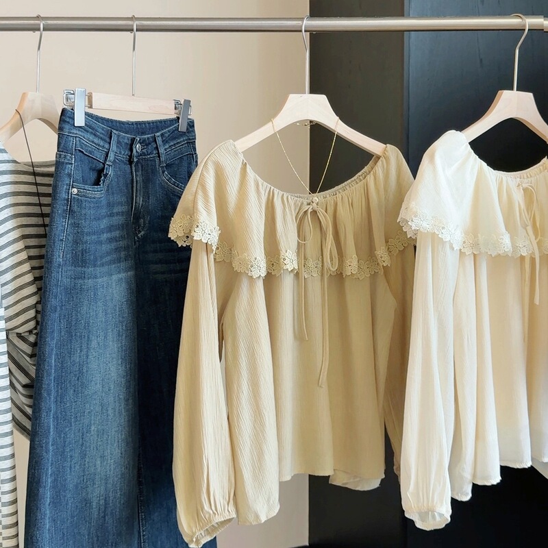 French-style lace spliced ruffle off-shoulder long-sleeve shirt for women, new autumn model with puff sleeves, youthful and versatile babydoll top