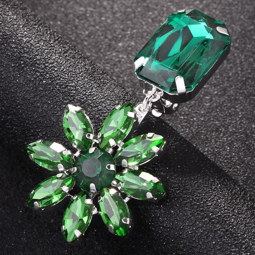 Europa y los Estados Unidos lujosos esmeralda flor de auriculares sin agujeros de orejas pendientes de diamante de alta calidad accesorios pendientes de mujer