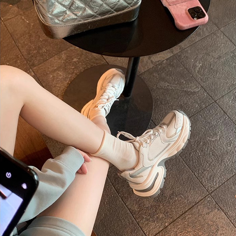 Grava Madre ~ 2025 verano nuevo empalme de malla de fondo grueso aumento de ventilación deportiva zapato padre mujer