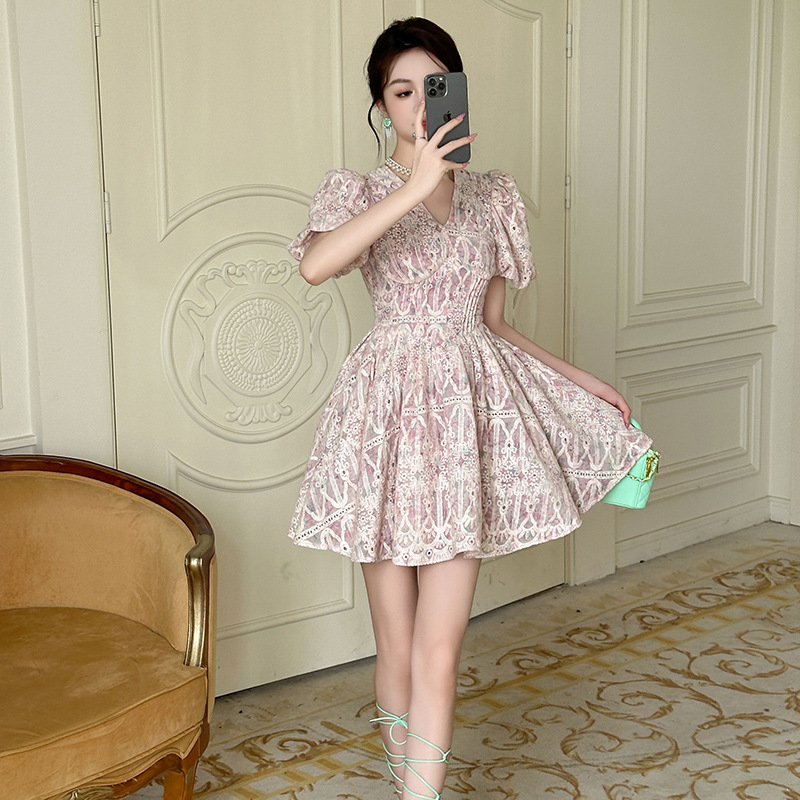 Đầm maxi nữ thắt eo cổ chữ V tay phồng họa tiết hoa nhí — Hồng tử