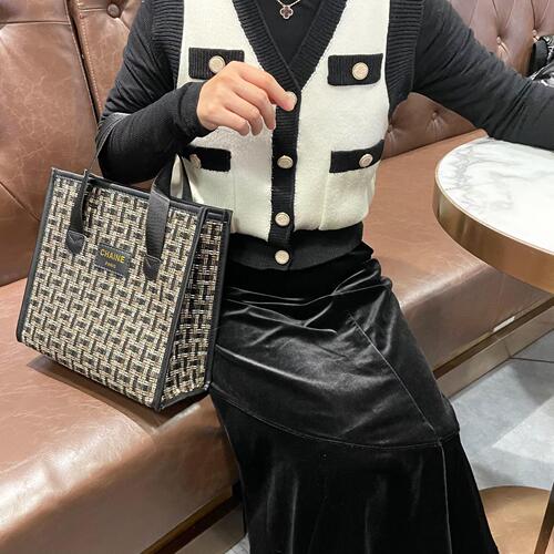 Large plaid linen woolen handbag, mommy bag, portable, fashionable, Japanese-style four-way commuting handbag
