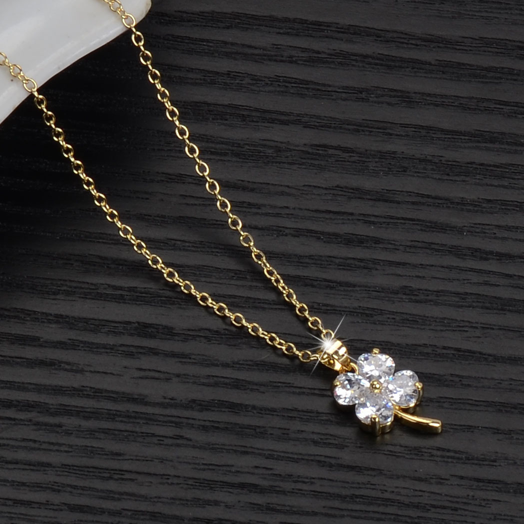 Fashion Four Leaf Clover Titanium Steel Inlay Rhinestones Necklace 1 Piece