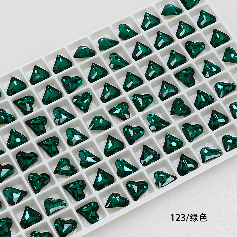 東州クリスタル 8*9 ミリメートル新しい小さな斜めハート型の輝くネイルアートダイヤモンド高品質 K9 ガラスダイヤモンド模造ファーザー DIY ジュエリーアクセサリー|undefined
