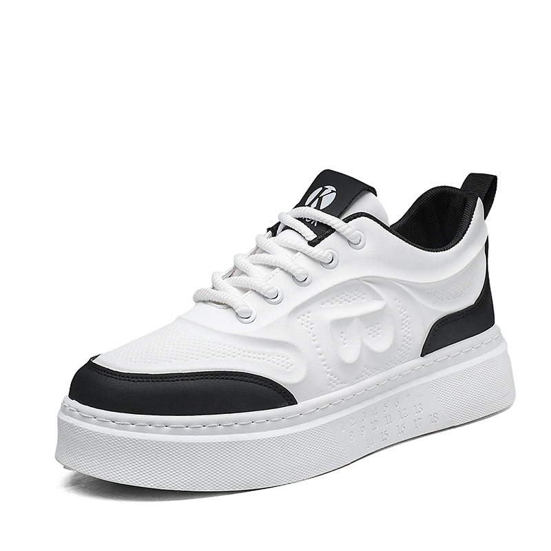 Pequeños zapatos blancos para hombres, zapatos casuales ligeros y cómodos, primavera y verano, nuevos zapatos de skate para hombres, zapatos de moda para hombres, 2026