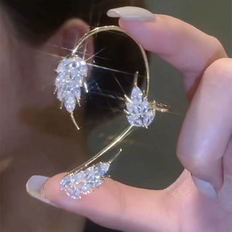 Zircon Inlay Material Ear clips Classification Elegant Fashion Grain Copper Plating Inlay Zircon Ear Clips