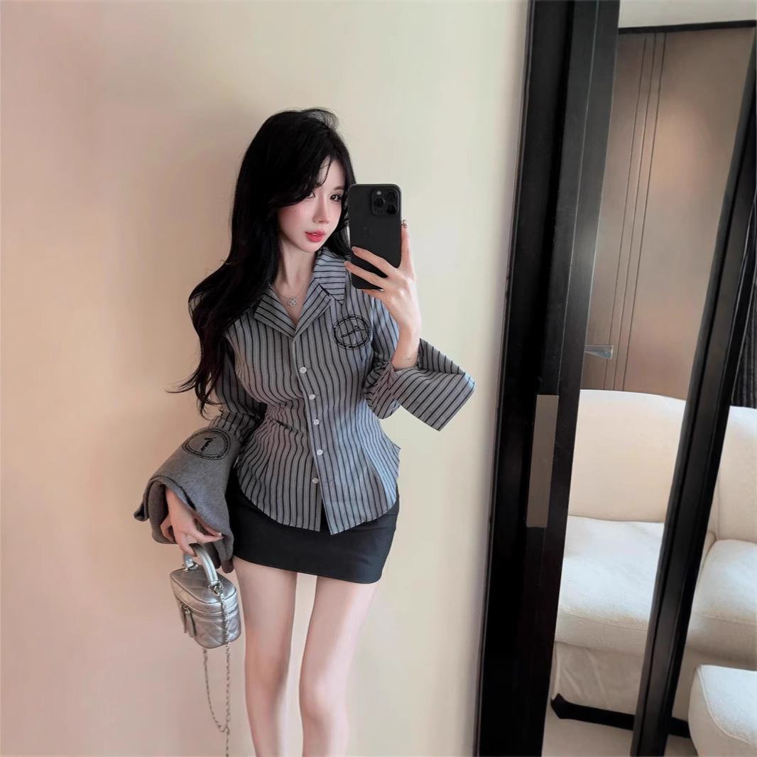 이른 가을 새로운 니트 조끼 스웨터 조끼 투피스 세트 대학 스트라이프 셔츠 스택 패션 슬림