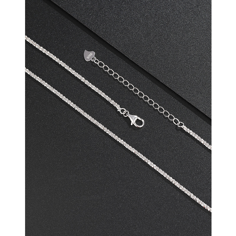 Collar de gypsophila de plata de ley 925, cadena de clavícula brillante de nicho femenino, cadena de coliflor de sentido avanzado de temperamento