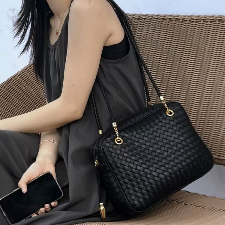 New Woven Shoulder Bag Double-Layer Sheepskin Vintage Luxury Arc-Shaped Exquisite Handbag High-End Tofu Bag - Thumbnail 2
