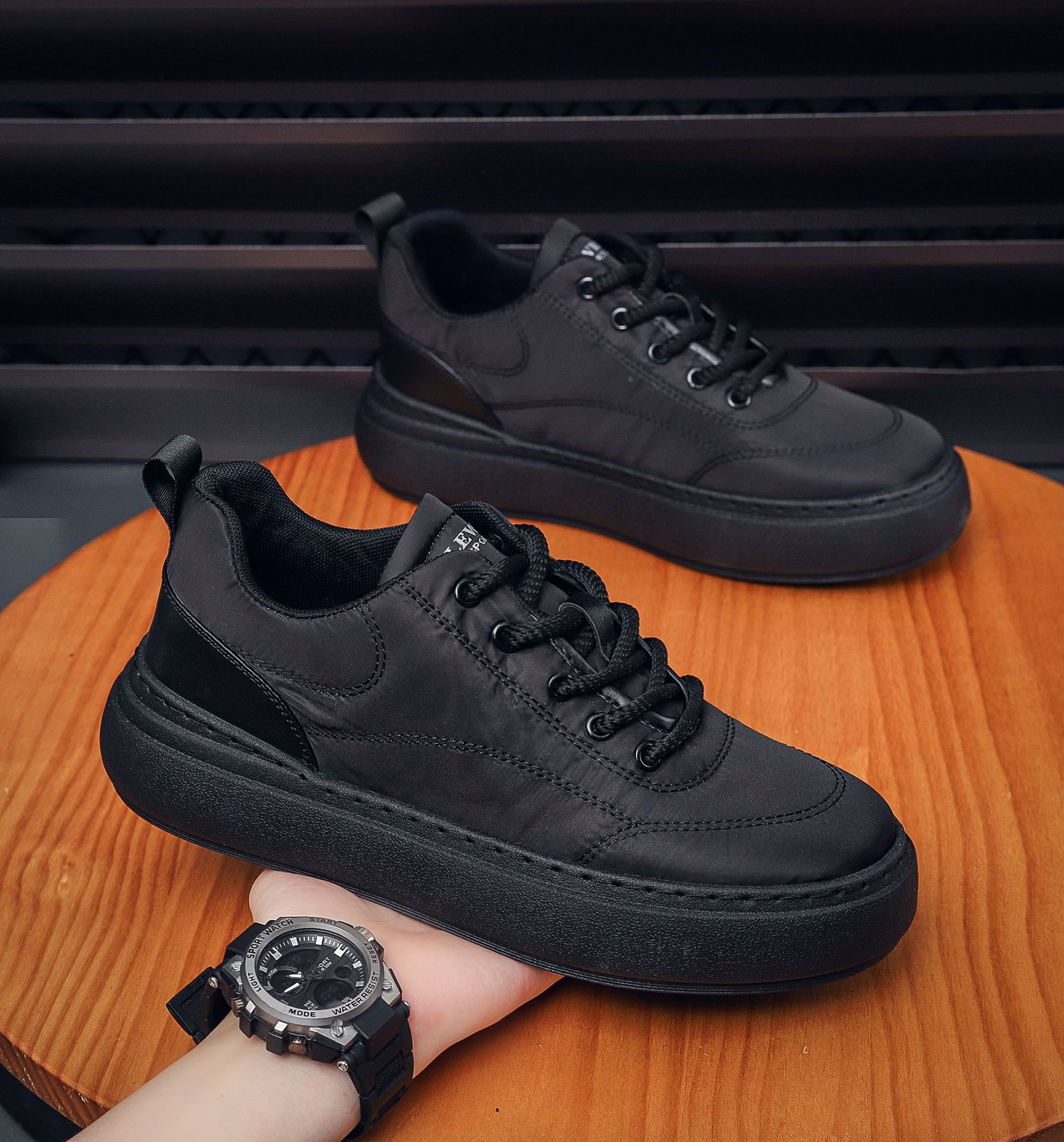 Otoño del este nueva luz de lujo de negocios de moda casual todo fósforo cómodo transpirable rebote suave inferior aumentó zapatilla de deporte al aire libre