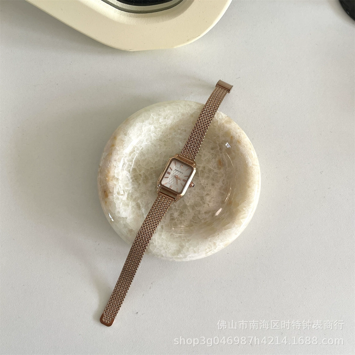 Rectangular classic small design watch, light luxury style, high-quality style