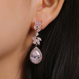 耳钉;戒指;项链