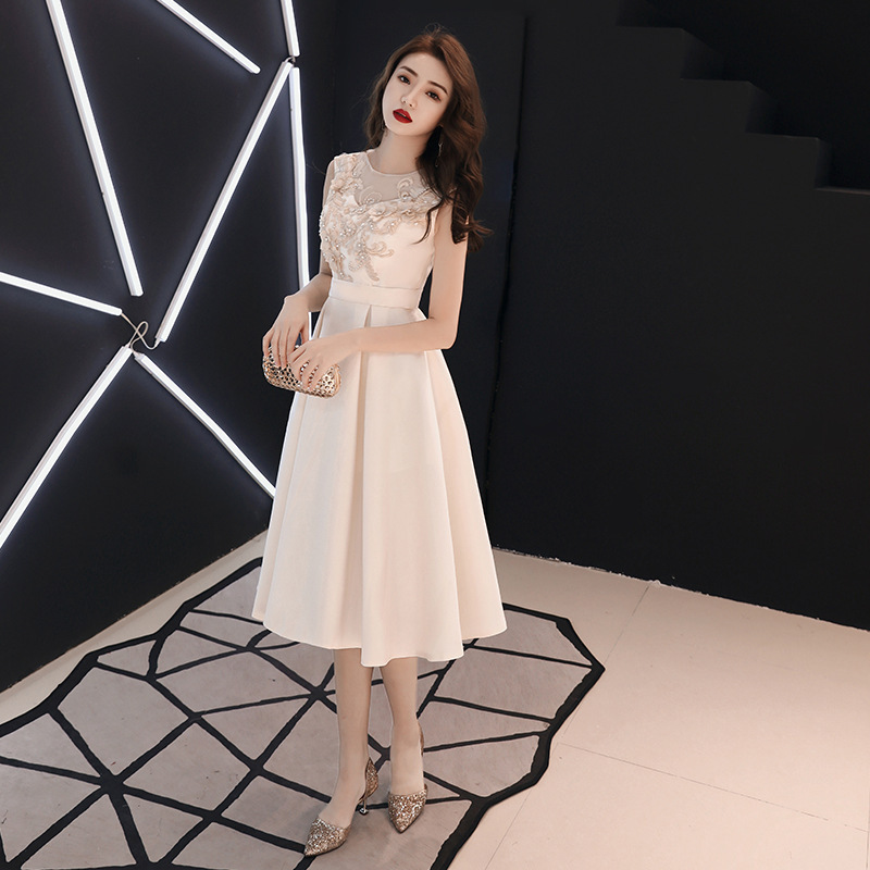 Vestido para mujer 2025 nuevo estilo coreano gris adelgazante vestido pequeño de fiesta elegante para banquete de noche.