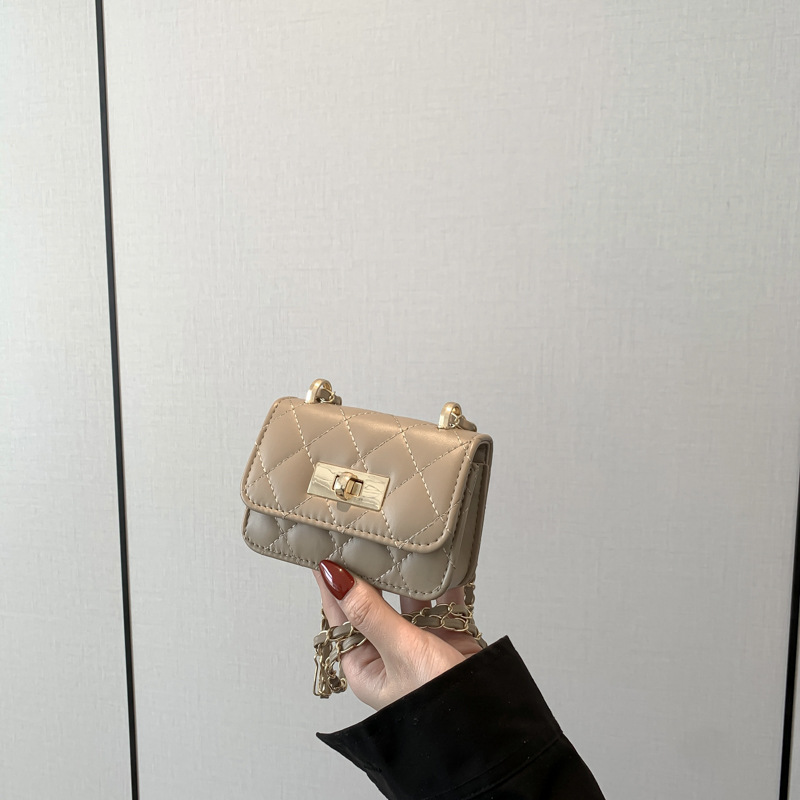 Red de Internet mini cadena de bloqueo bolsa pequeña mujer 2024 primavera y verano nuevo salvaje bolsa roja de boca ins pequeña bolsa cuadrada de estilo occidental