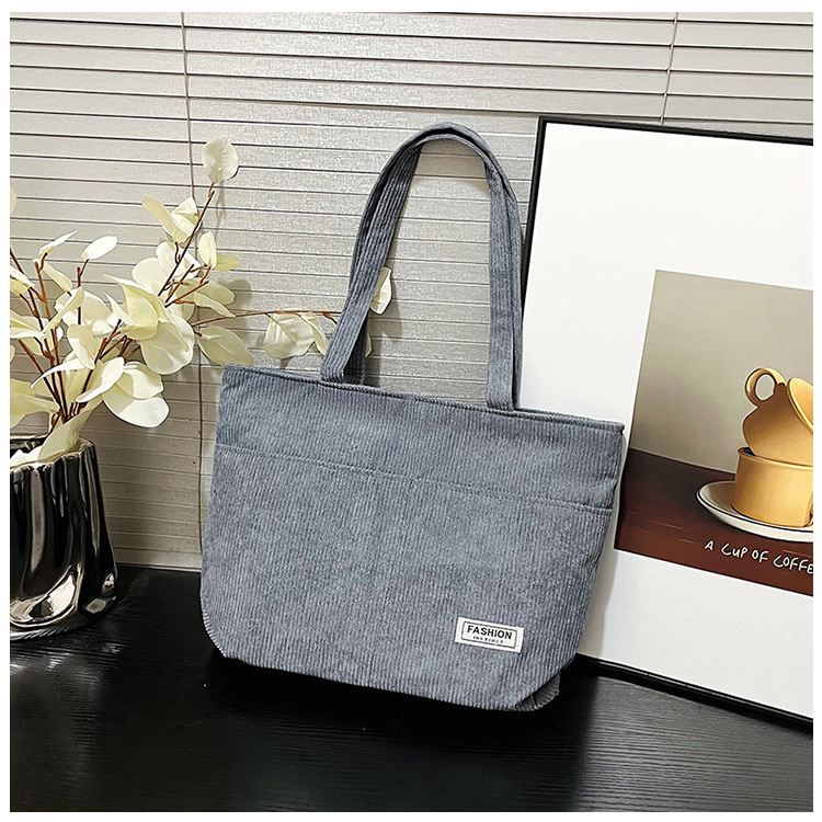 The fashionable and retro bucket bag for women, the new large-capacity versatile crossbody bag for women, and the trendy and elegant tote bag for women are selling well undefined