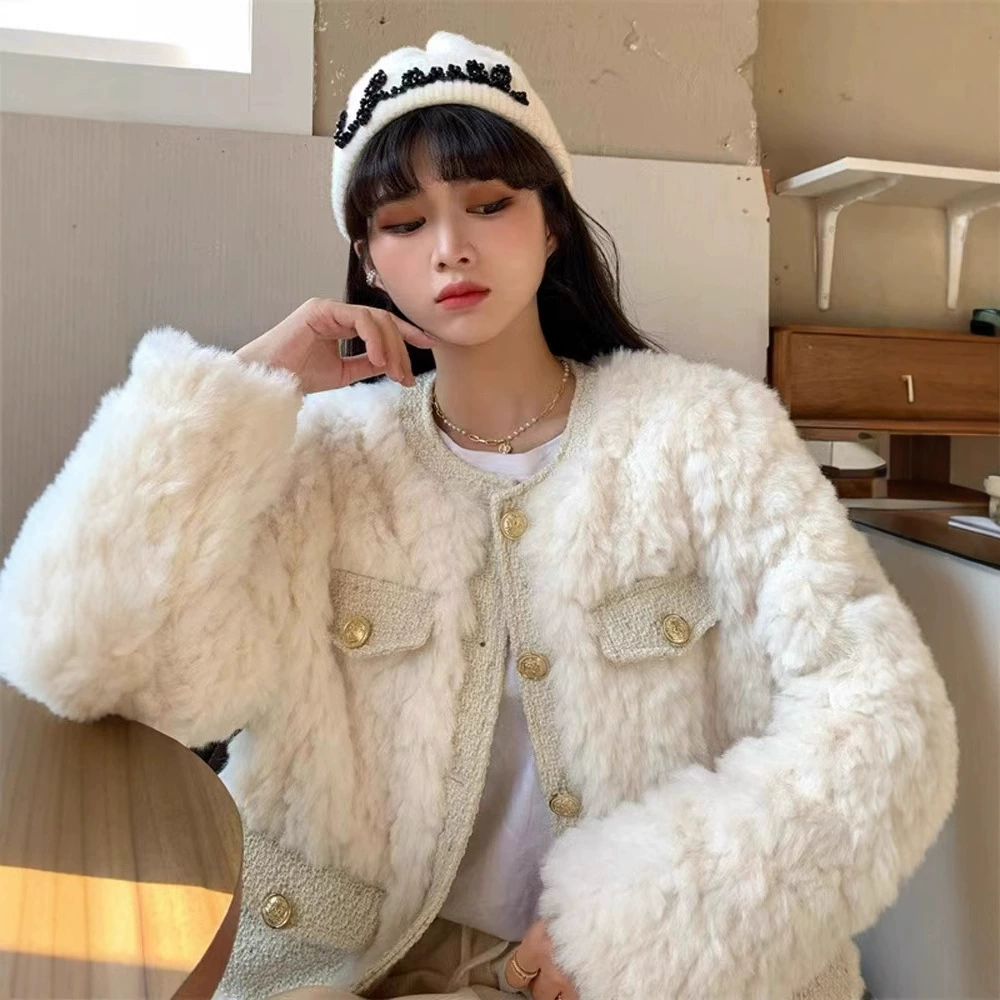 Вельветовый дизайн пуховик, стиль Chanel, высококлассный стиль, тренд сезона, яркий запоминающийся стиль