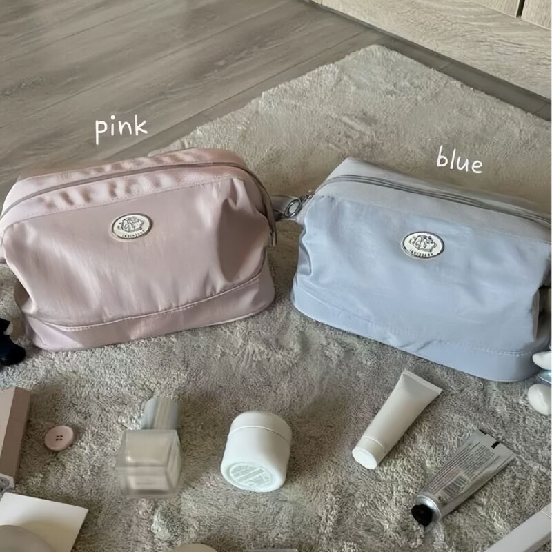 Soft and wrinkled solid color cloud makeup bag, ins gentle style macaron storage bag, women's waterproof portable toiletry bag