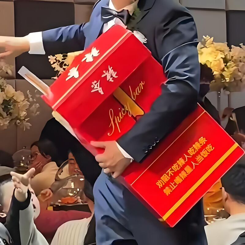 In-Stock Trendy Huazi Spicy Strips Extra-Large Chinese Spicy Strips Snacks Wedding Event Gifts Wedding Photo Props