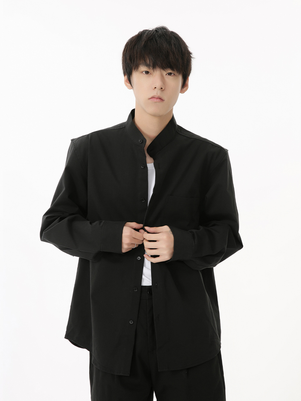 MTLCLOTHES Hombres| Camisas de color sólido coreanas, pantalones casuales de cinco puntos, moda diaria de traje de viaje