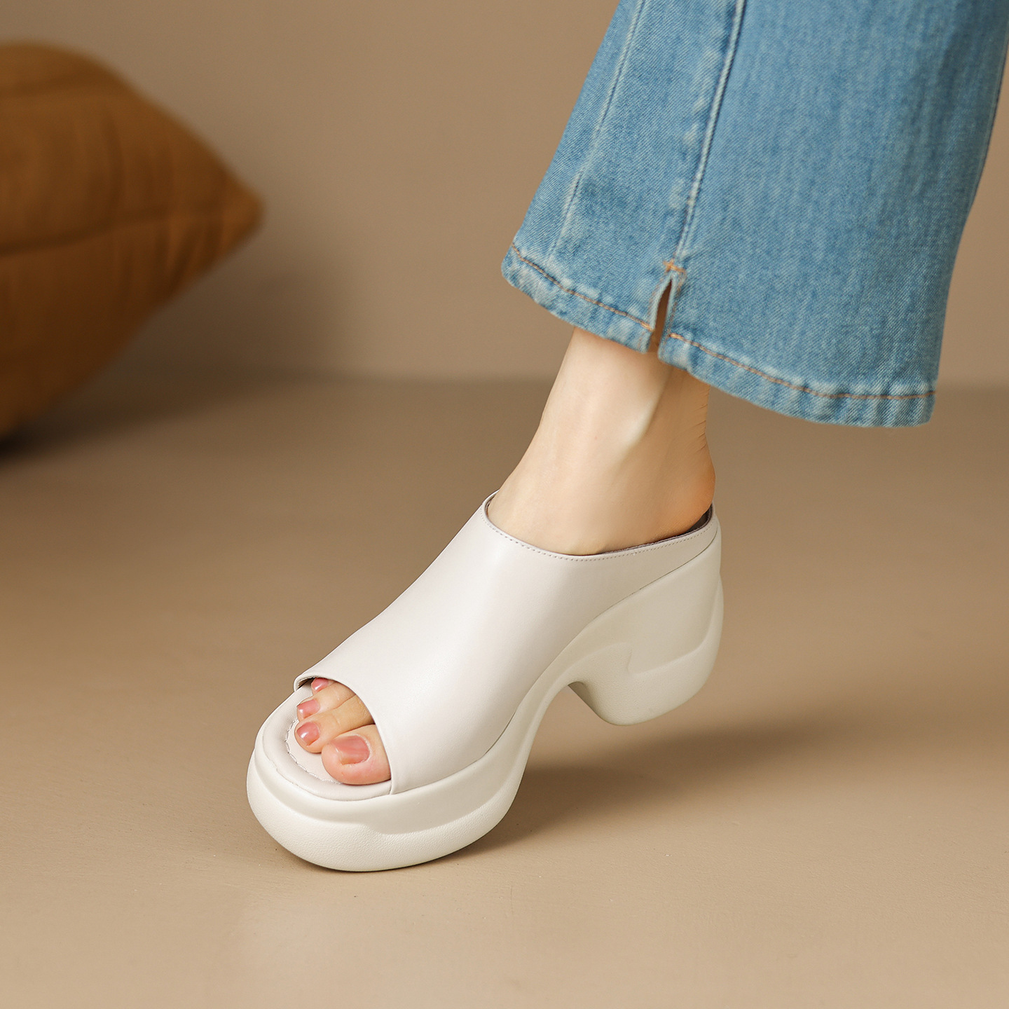 Sandal cao gót nữ đế dày 8,5 cm quai ngang da bò — đen