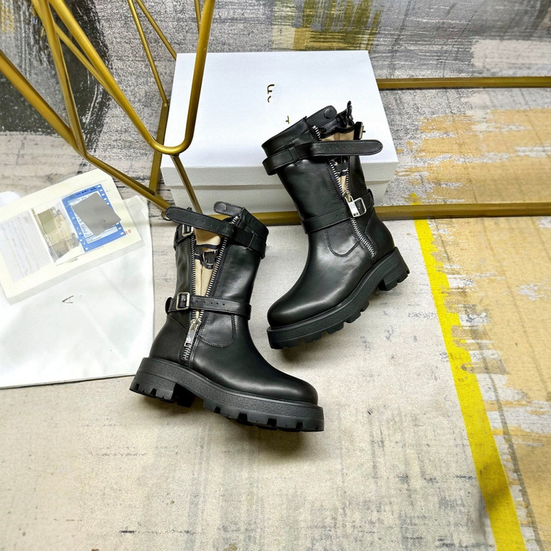 D家の高版の秋冬のマーティンの靴の女性の牛革の厚い底の革はチェーンの車の靴の英倫風のファッションの騎士の靴を引きます。|undefined