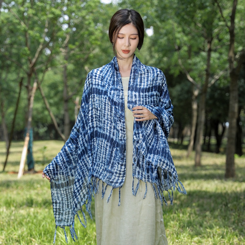 Primavera y verano nuevo artístico retro todo fósforo azul teñido bufanda algodón y lino sensación bufanda Yunnan viaje protector solar chal para mujeres
