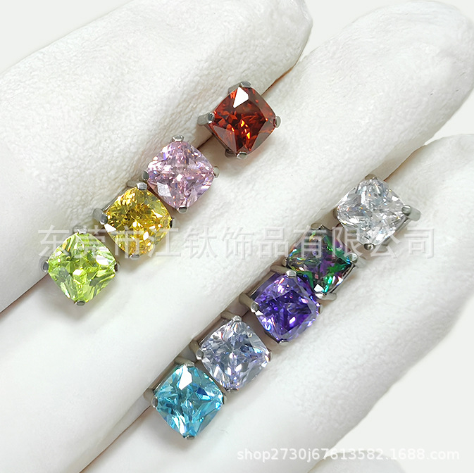 Pointed titanium steel lip stud product view
