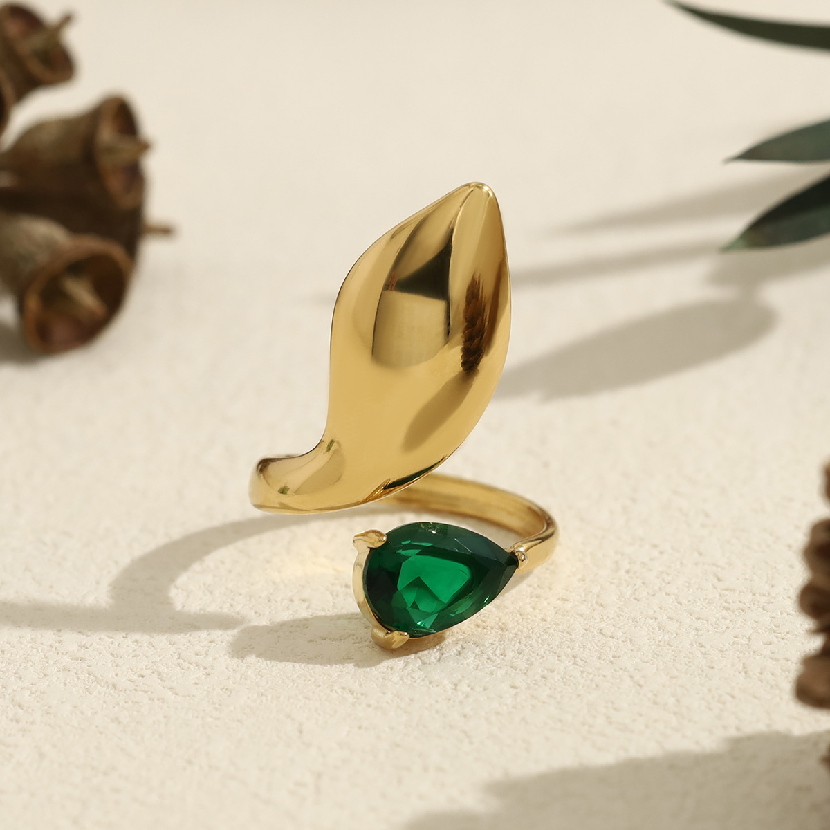Vintage Emerald Zircon Ring For Women Irregular Simple Design_voghion.com