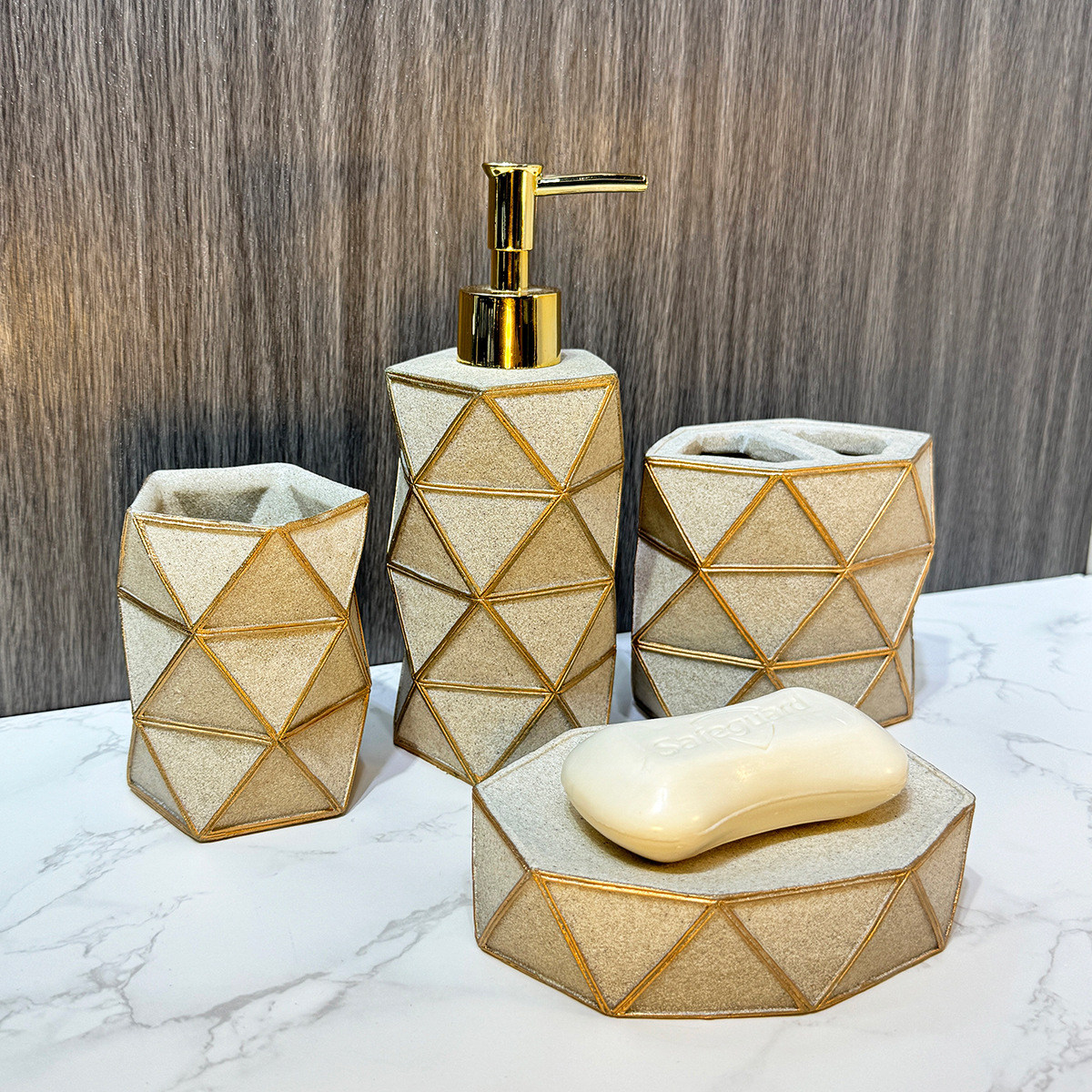 Cuatro piezas de baño de arena pintada set de baño hotel creativo enjuague set de inodoro decoración set de jabón