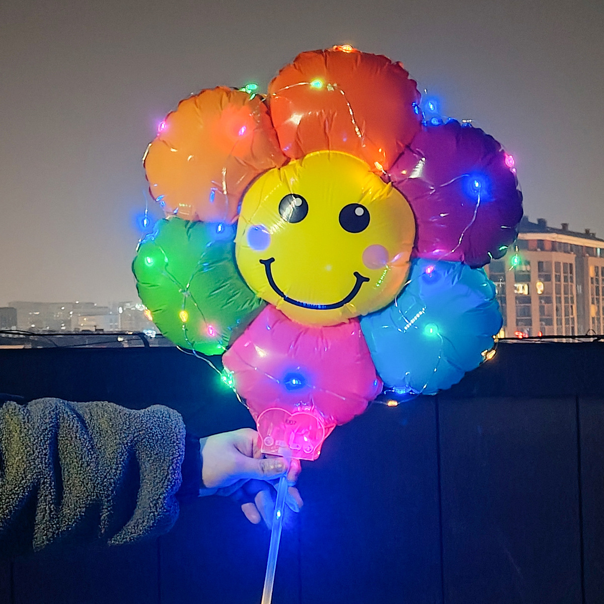 Clip luminoso globo clip de dibujos animados película de aluminio puesto de piso poste de remolque de mano globo mercado nocturno globo luminoso al por mayor