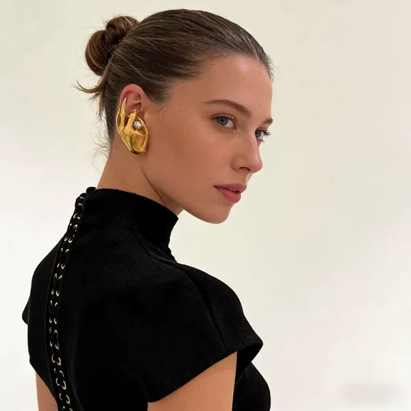Niche design European and American high-end metal finger diamond ring earrings, ins retro unique non-pierced earrings