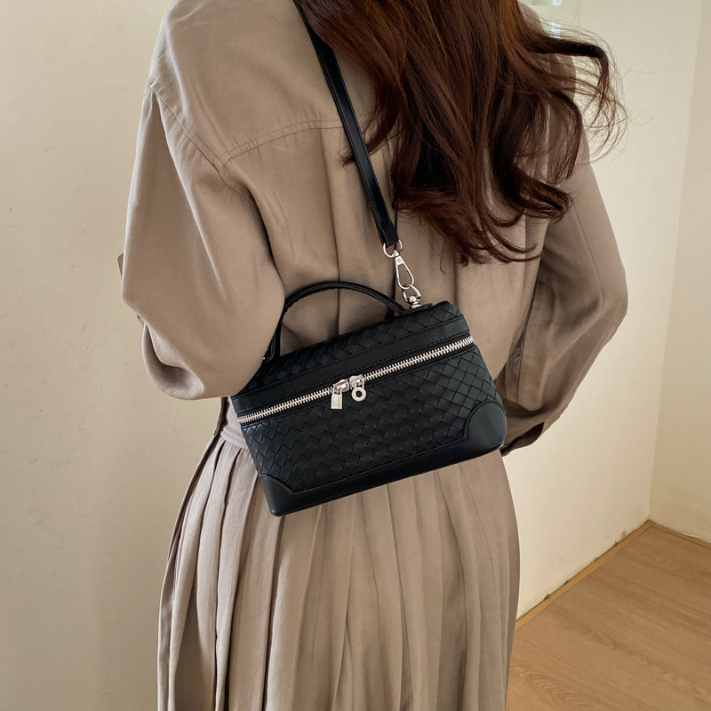 La versión coreana de Nicholls 2026 primavera y verano nueva moda casual diaria de hombro moletín de mano bolso de mujer image 5