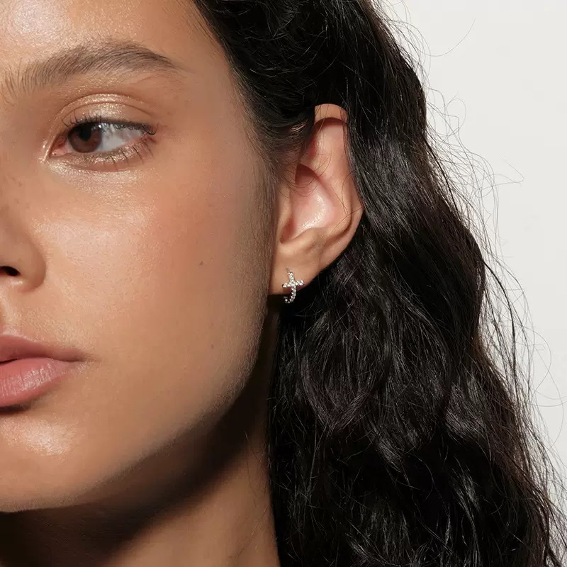 S925 Sterling Silver Gold Plated Shiny Diamond Ear Buckle Mini Cross Distinctive Earring Stud European and American All-match Ear Buckle Women