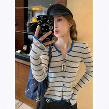 小香风撞色条纹针织开衫女2025早秋新款韩系穿搭修身短款毛衣上衣