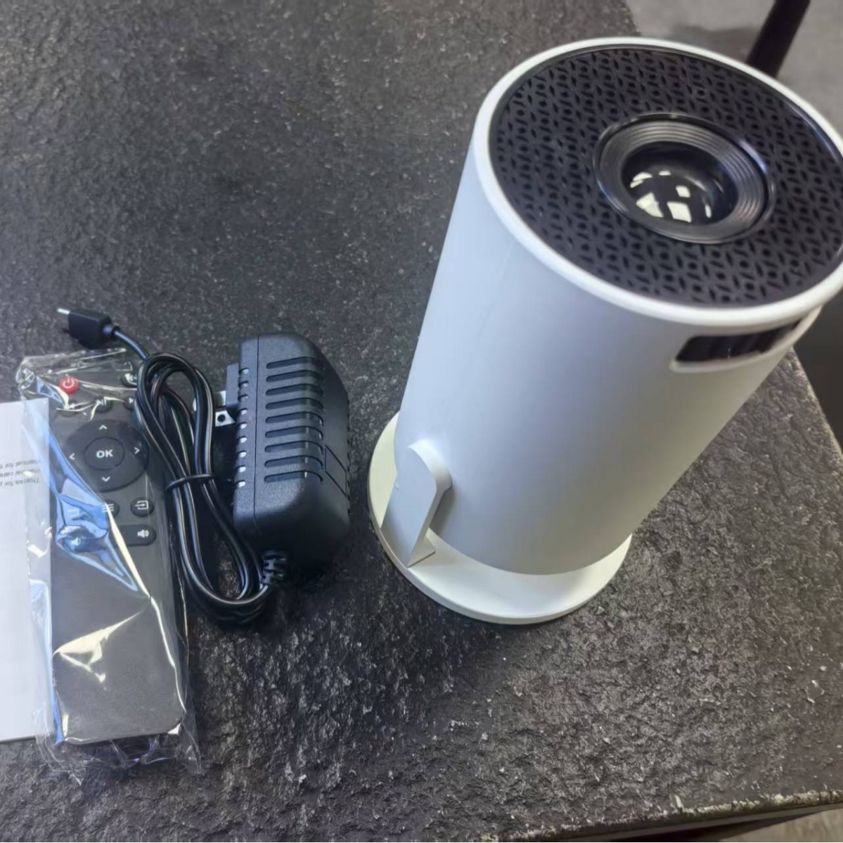 Versión básica blanca 240P