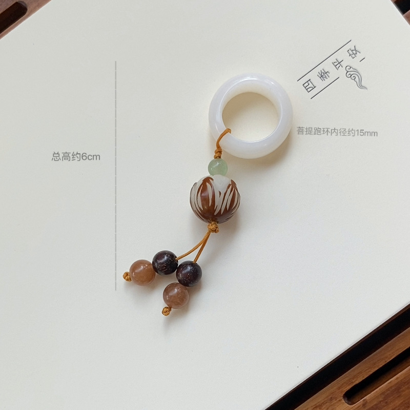 菩提走環アクセサリーの手串部品は天然白玉菩提根蓮の象牙の実のペンダントです。|undefined