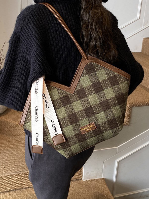 Bolsa de viaje de mujer 2025 nueva moda de invierno y otoño, moda universal, bolso de hombro cuadrado, bolsa de gran capacidad