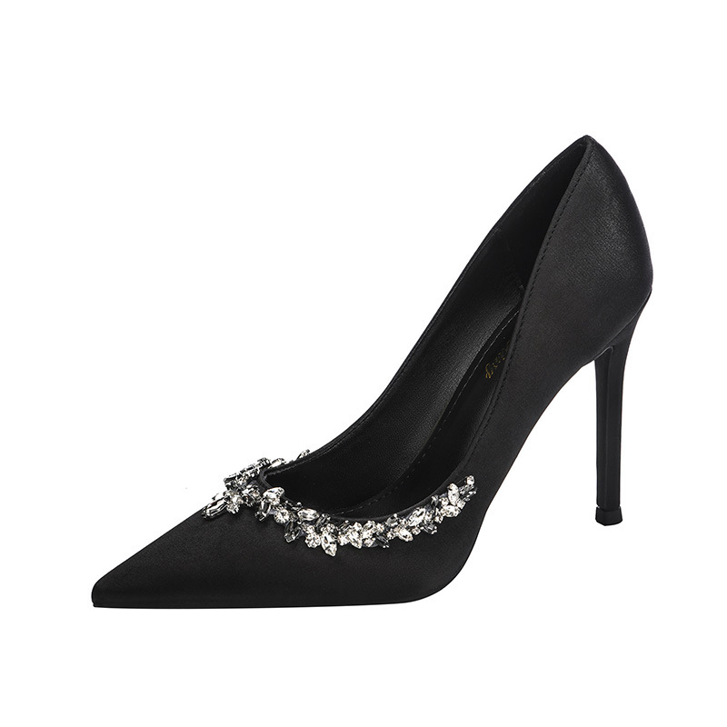 New year champagne colored pointed rhinestone trimmed high heels for women, slim heels, French style sexy and beautiful shallow mouth single shoes