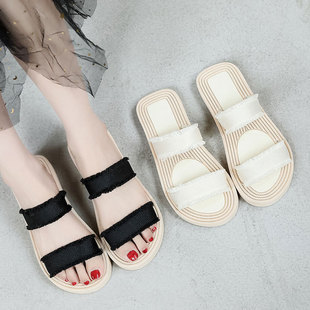 �ļ��¿�²ݾ����Ů���ϕr�к��s�⴩ɳ������ǰ��Ůƽ����Ь