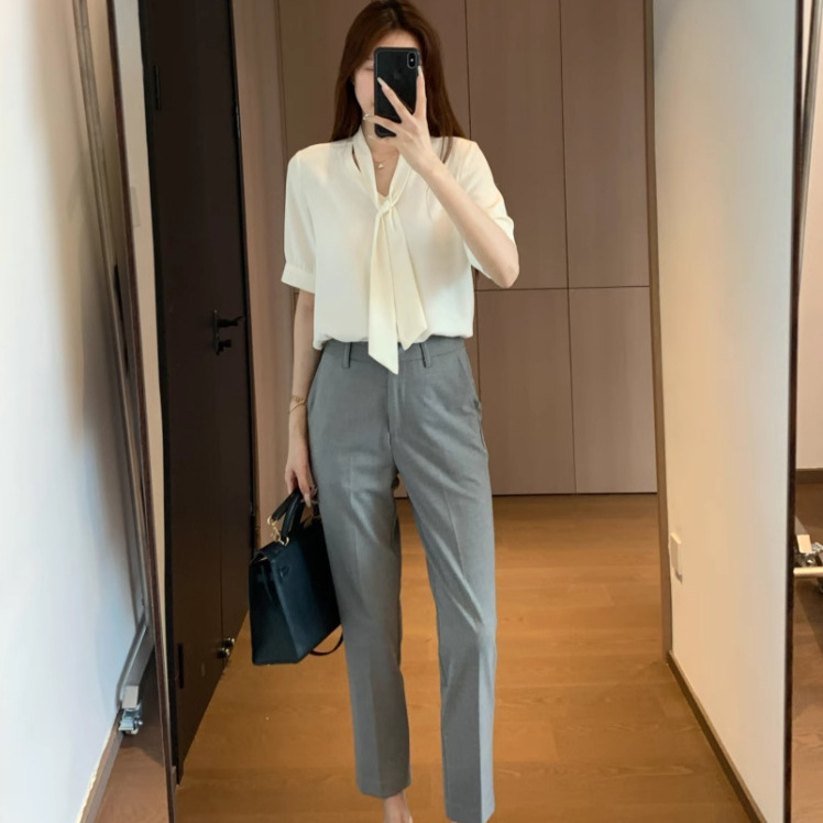 Gentle and Elegant, Smooth and Stylish, H-Shaped Cut, V Neck, Sweetheart Collar, Ribbon, Pure Color Elegant Short-Sleeved Shirt for Women