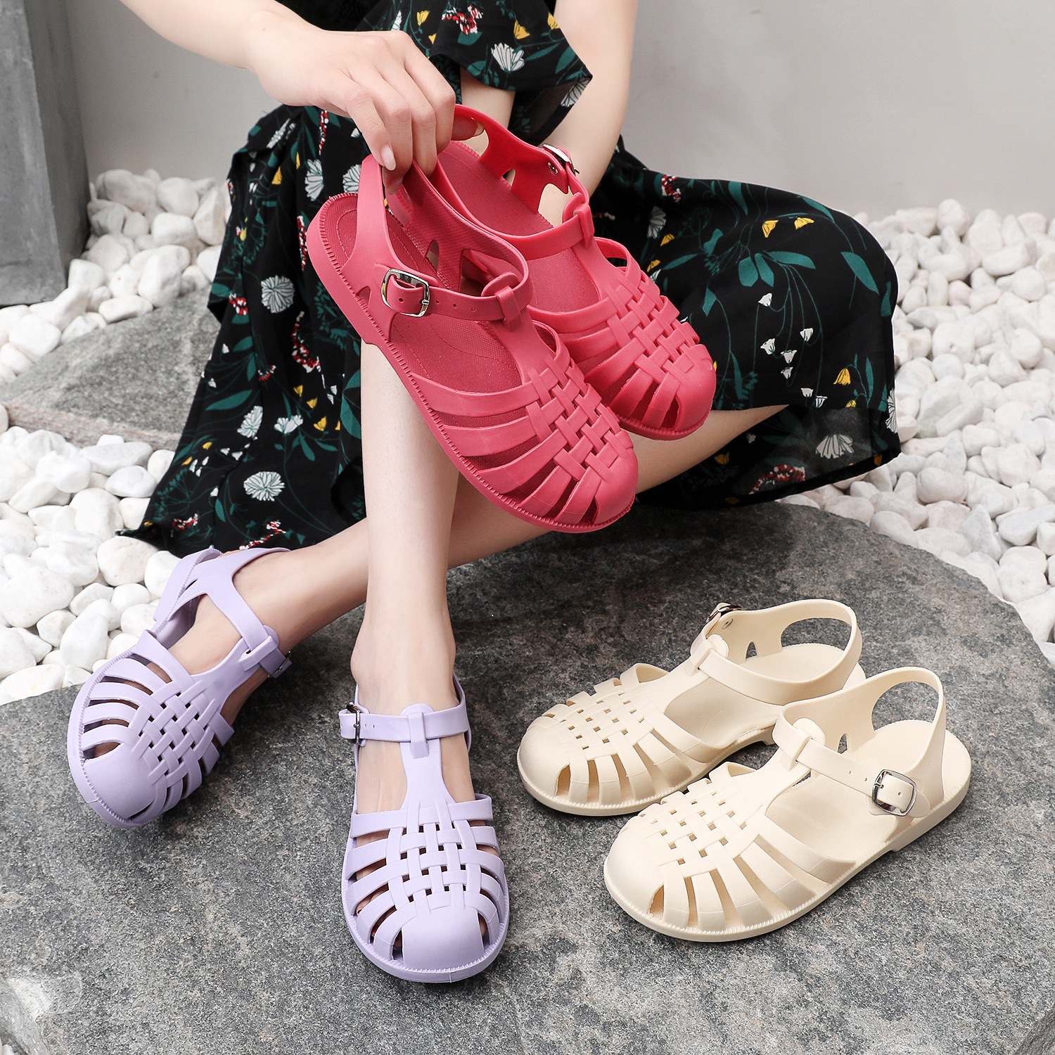 Summer breathable casual beach sandals flat