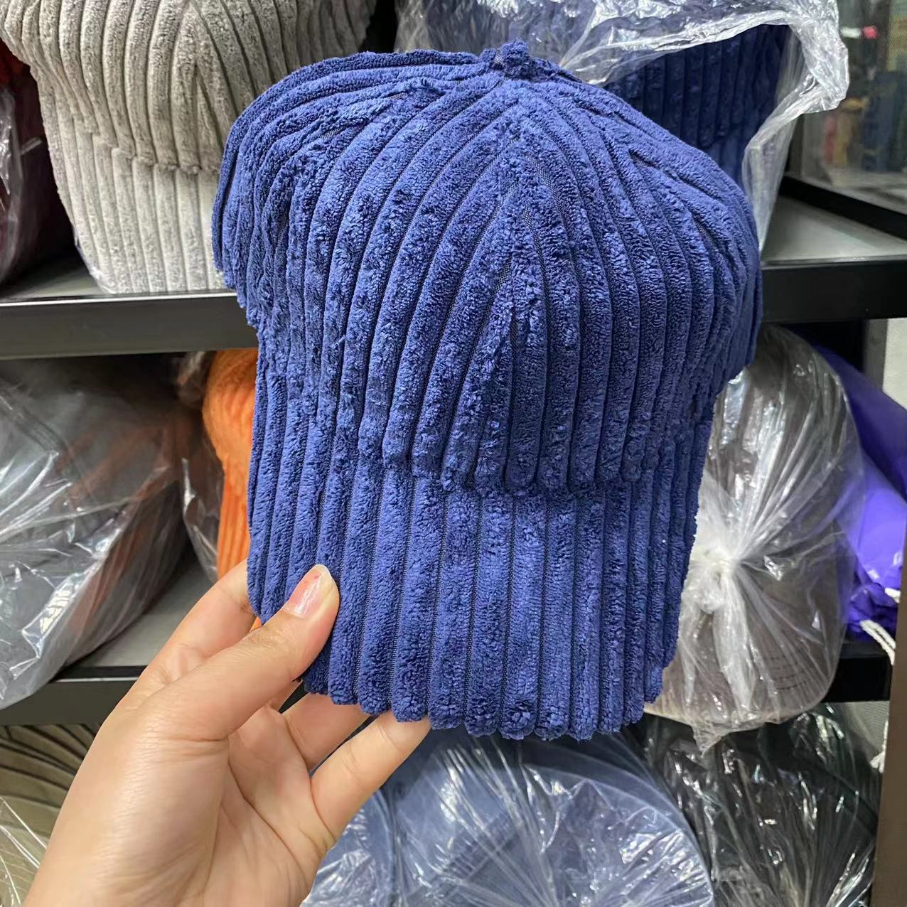 跨境粗条灯芯绒棒球帽秋冬户外天鹅绒鸭舌帽学生情侣男女可戴