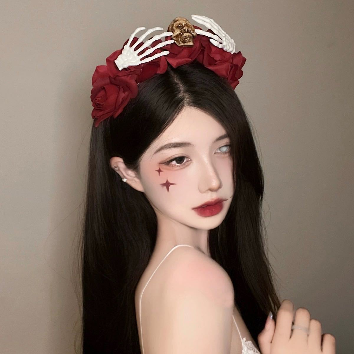 Halloween simulation rose headband skull ghost hand niche personality headband Gothic girl dark hair accessories_voghion.com