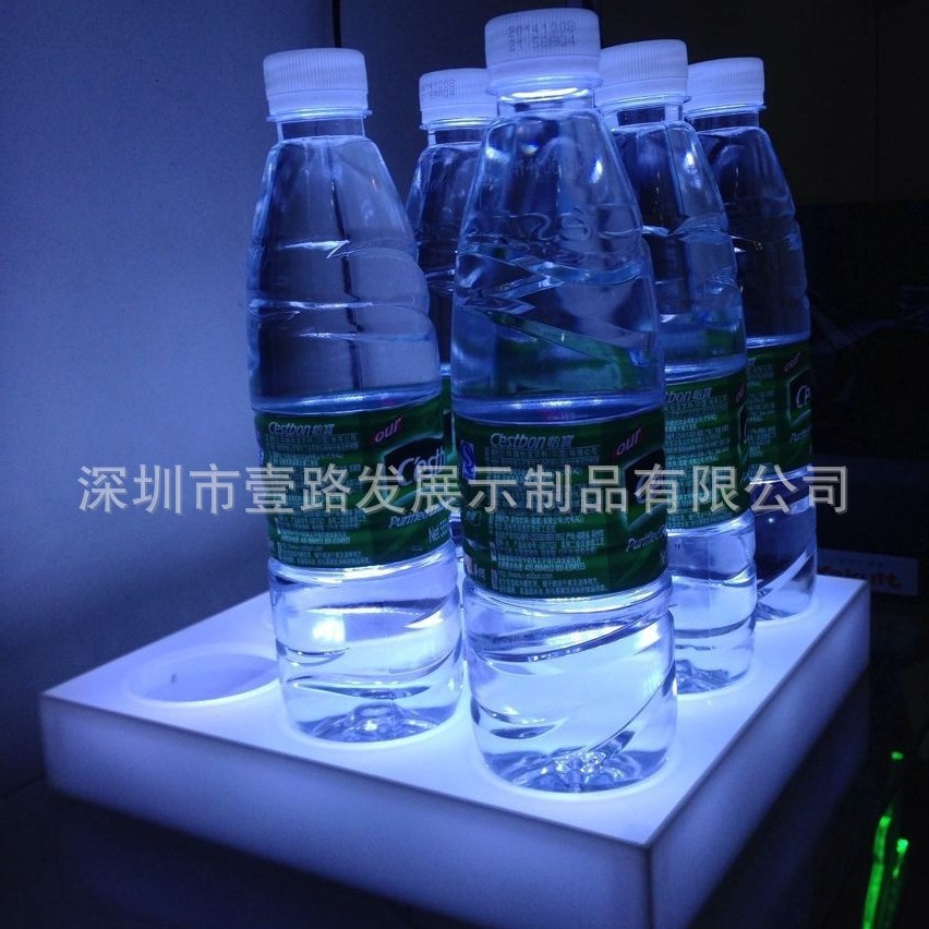 供应亚克力饮料鸡尾酒灯箱苏打水展示架烟酒亚克力展示架展示柜。