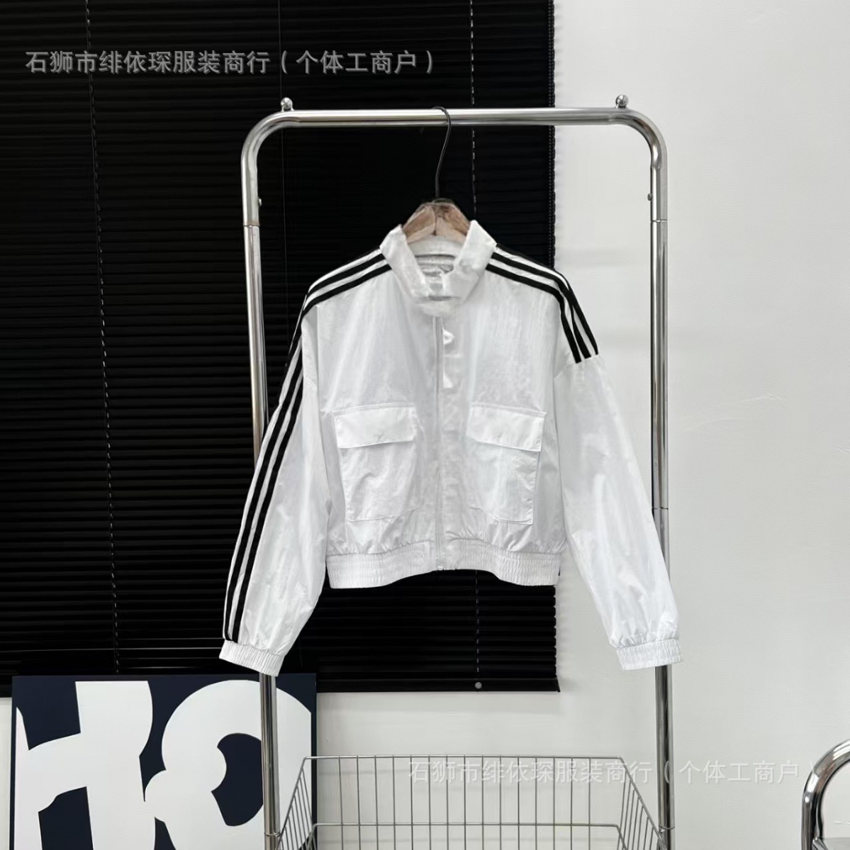 Cross-border wholesale high-quality embroidered women's sports casual short stand-up collar woven jacket 8514