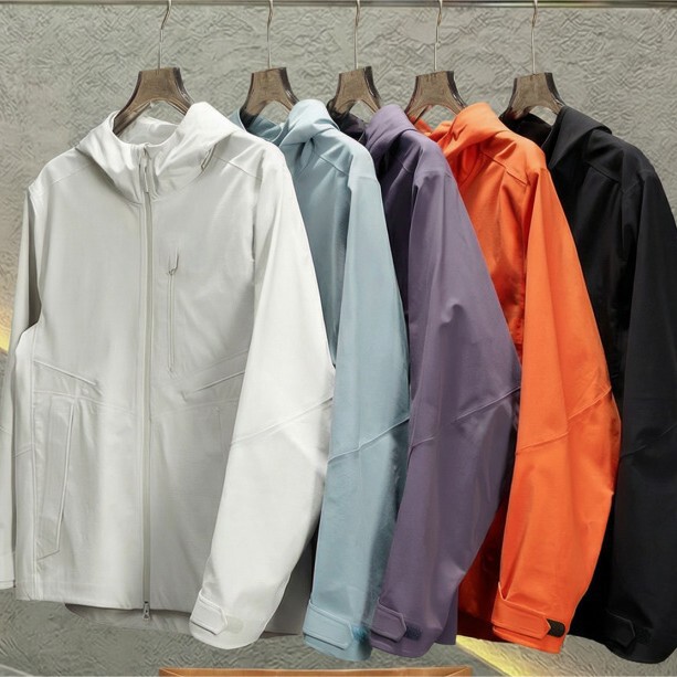 Xiaoshujia's Same Style Soft Shell Jacket 2026 Spring New Luxury Business Casual Waterproof Lightweight Hooded Jacket Xiaoshujia's Same Style Soft Shell Jacket 2026 Spring New Luxury Business Casual Waterproof Lightweight Hooded Jacket