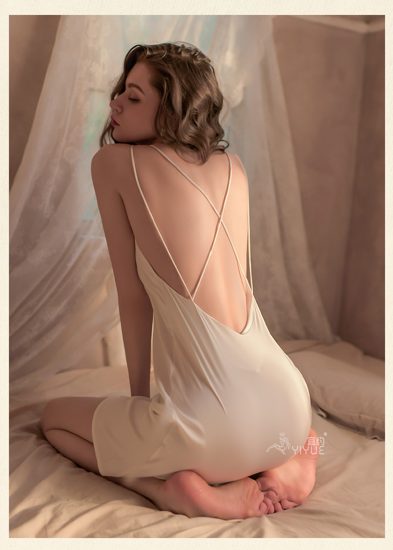 中国直邮 宜约 性感睡衣女吊带深V睡裙 绸缎家居服 白色 L