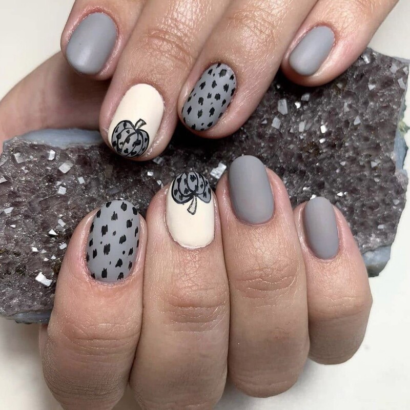 Matte gray speckled pumpkin press-on nails, short and round, simple Thanksgiving high-end style, 24 detachable fake nails