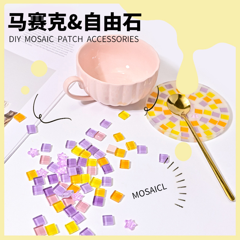 Children's art accessory with accessories
