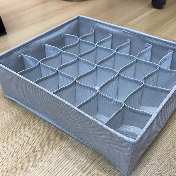 24 grids of underwear boxes